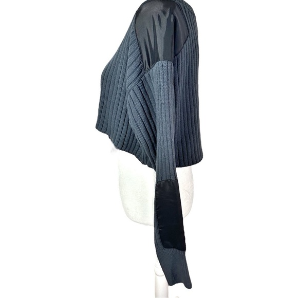 NWT- Urban Outfitters- Oversized Crop Top Sweater w/ Shoulder/Elbow Pads Size L - Picture 6 of 7